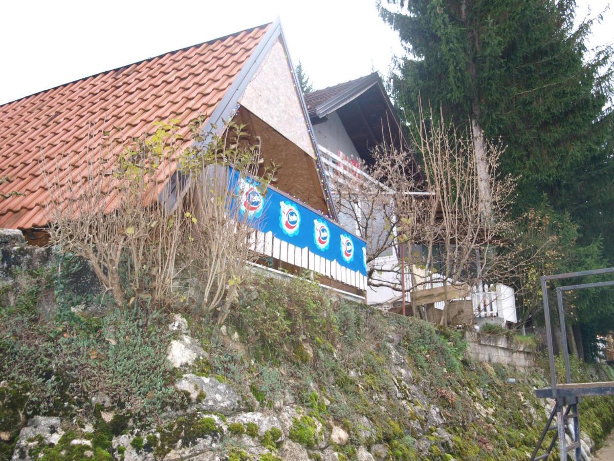 Alfa Apartment Kulen Vakuf Exterior photo